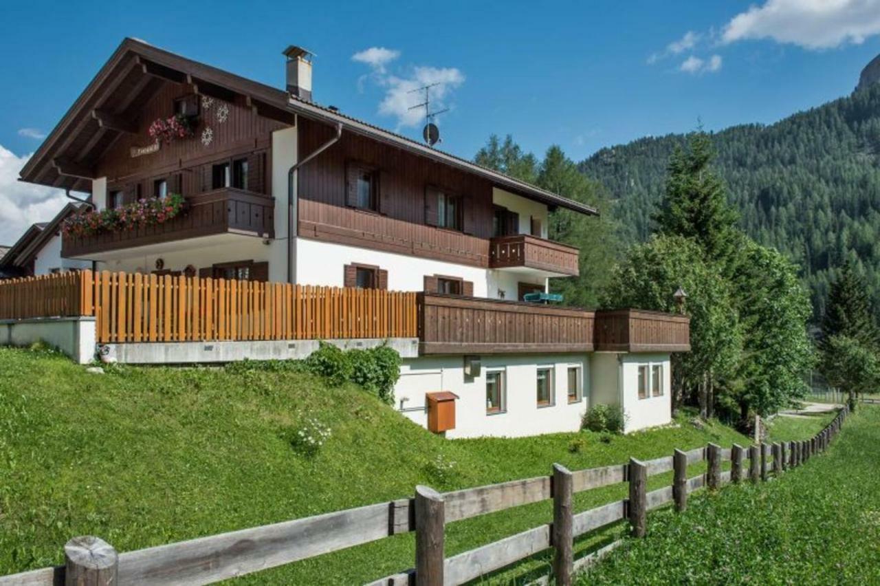 Apartments Fiordalisi Colfosco Kültér fotó